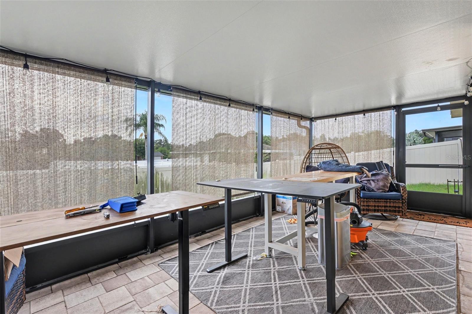 223 CASCADE BEND DR — photo 21