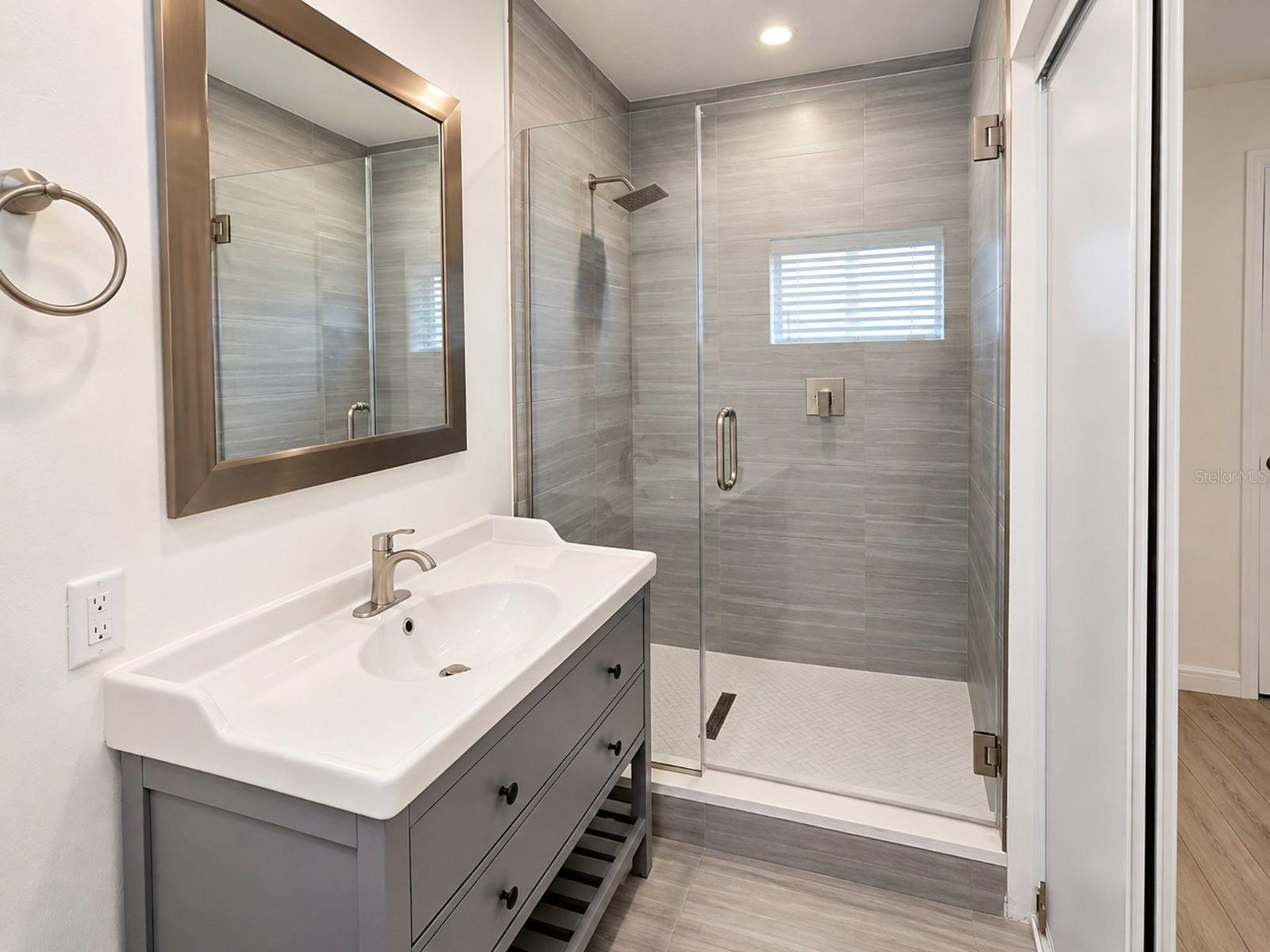 4437 DOLPHIN DR — photo 11