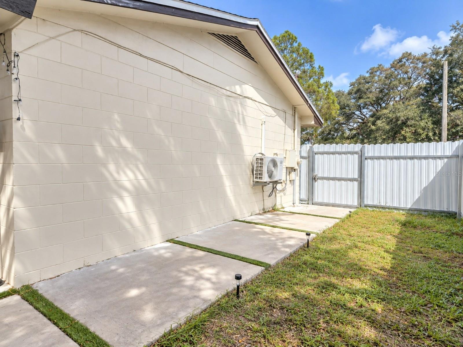 4437 DOLPHIN DR — photo 16