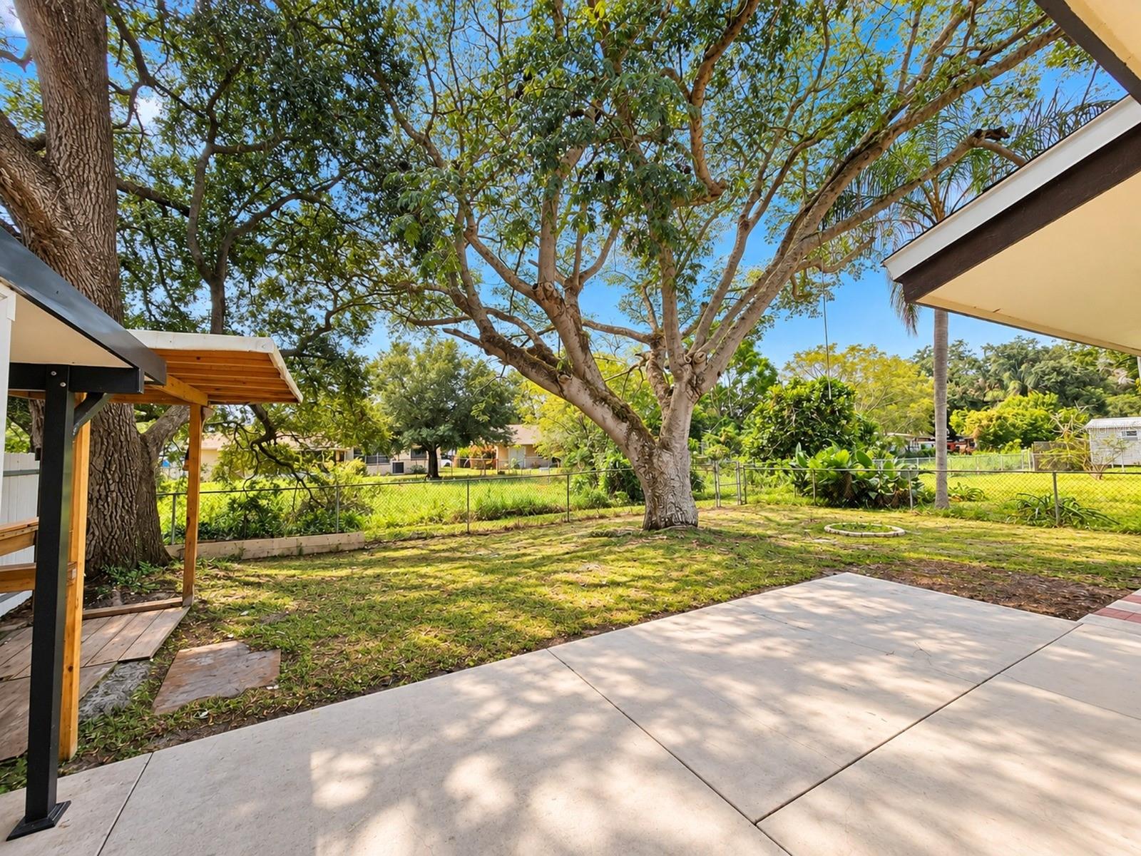 4437 DOLPHIN DR — photo 21