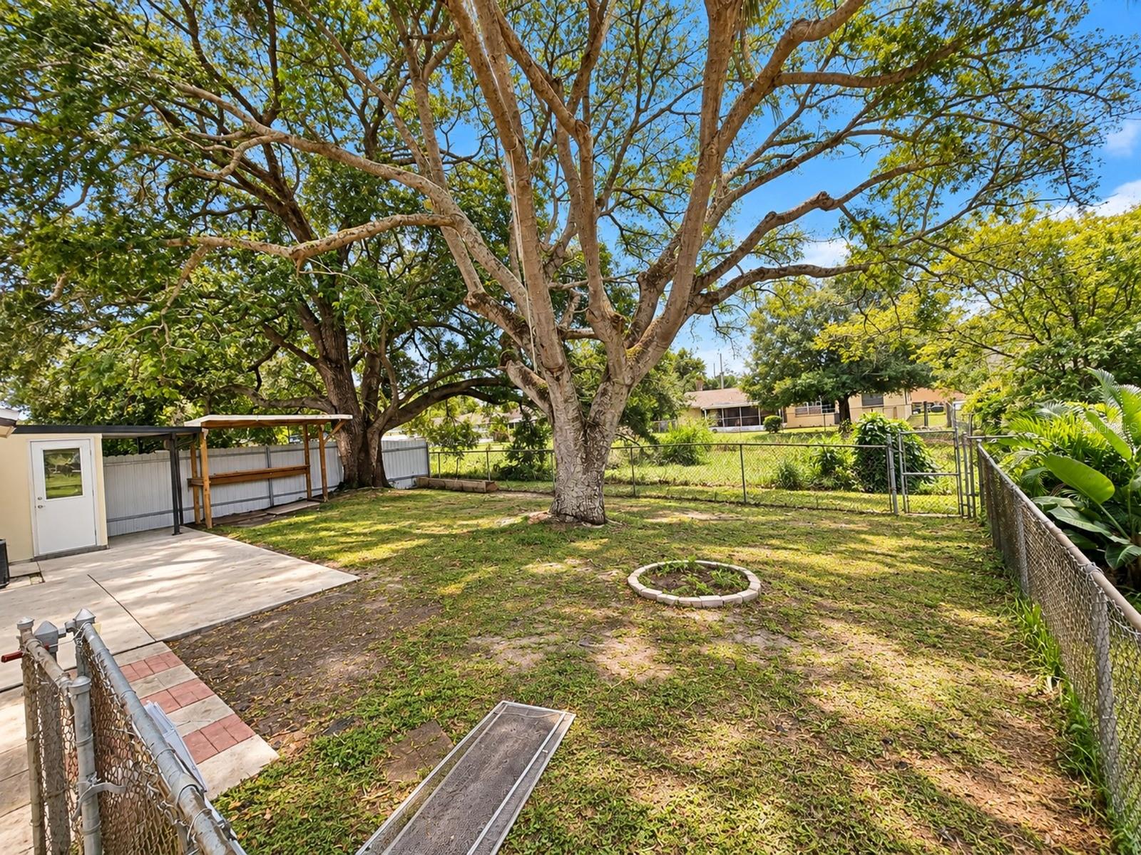 4437 DOLPHIN DR — photo 20