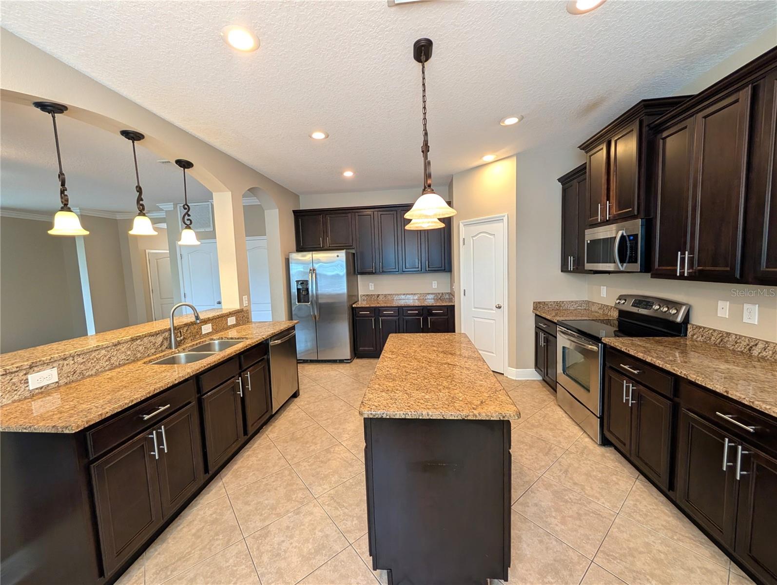 7714 LANDCARE LN — photo 4