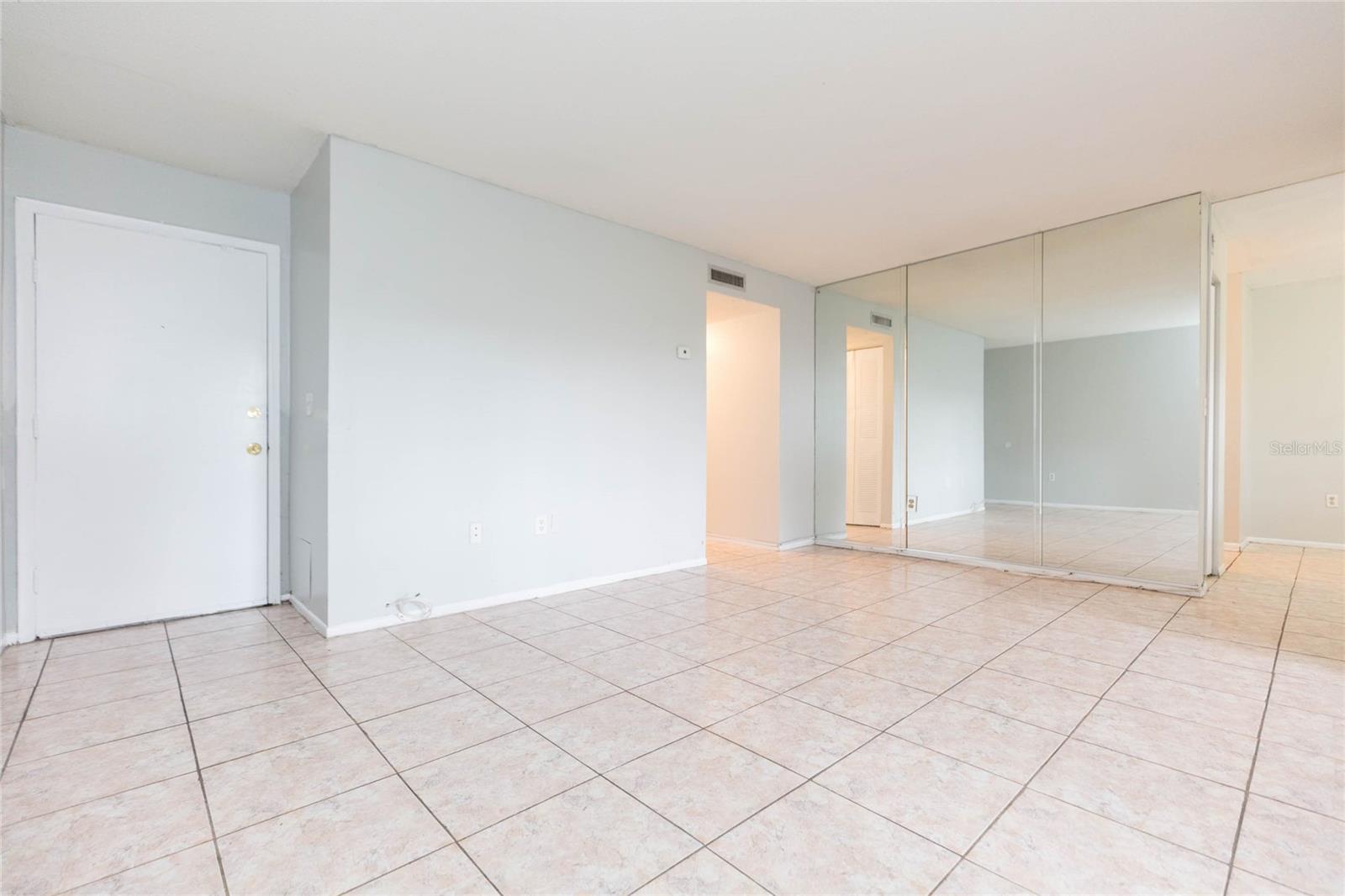 9035 WESTCHESTER CIR #133 — photo 6