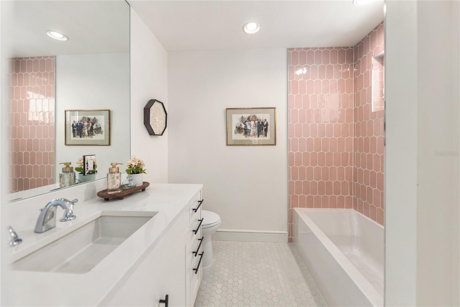 2258 HILLVIEW ST — photo 43