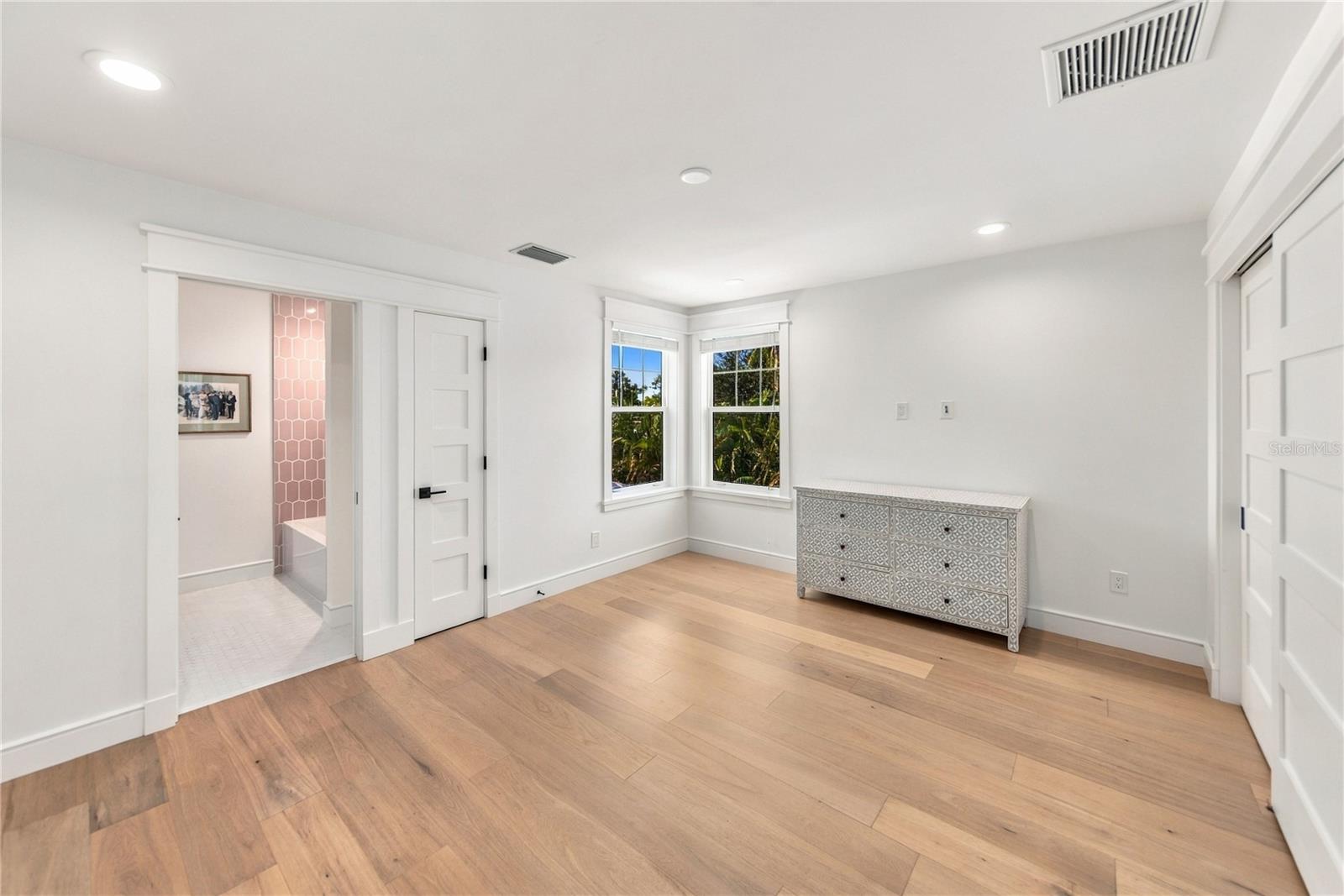 2258 HILLVIEW ST — photo 42