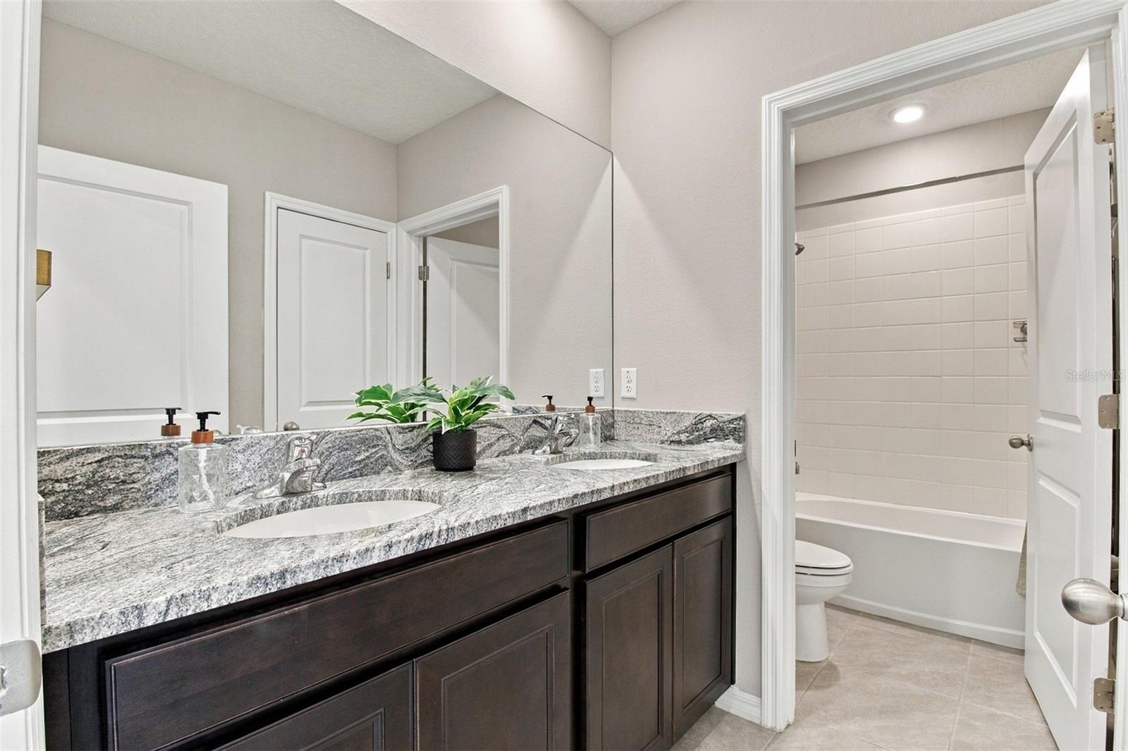 1510 TROPICAL OASIS AVE — photo 32