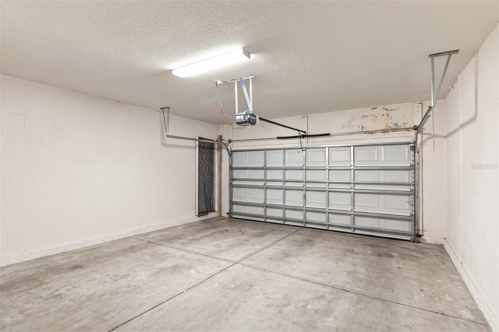 1510 TROPICAL OASIS AVE — photo 38