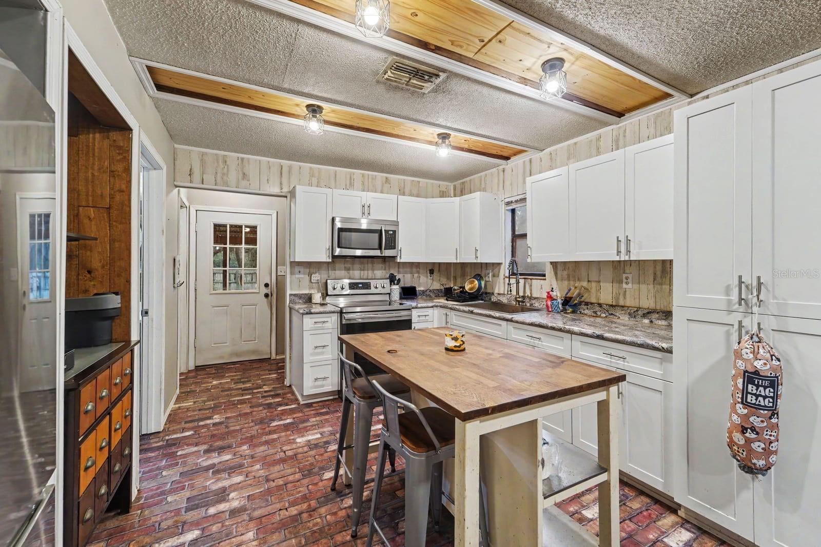 12789 CIRCLE LAKE DR — photo 4