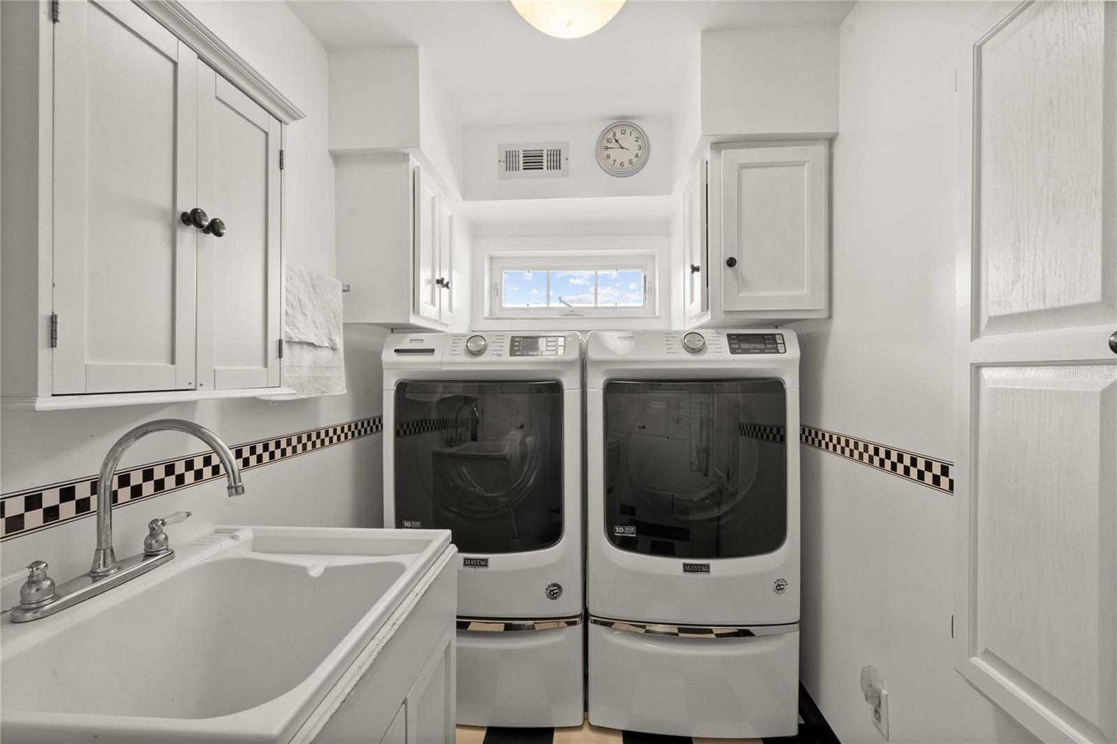 5244 JO ST — photo 23