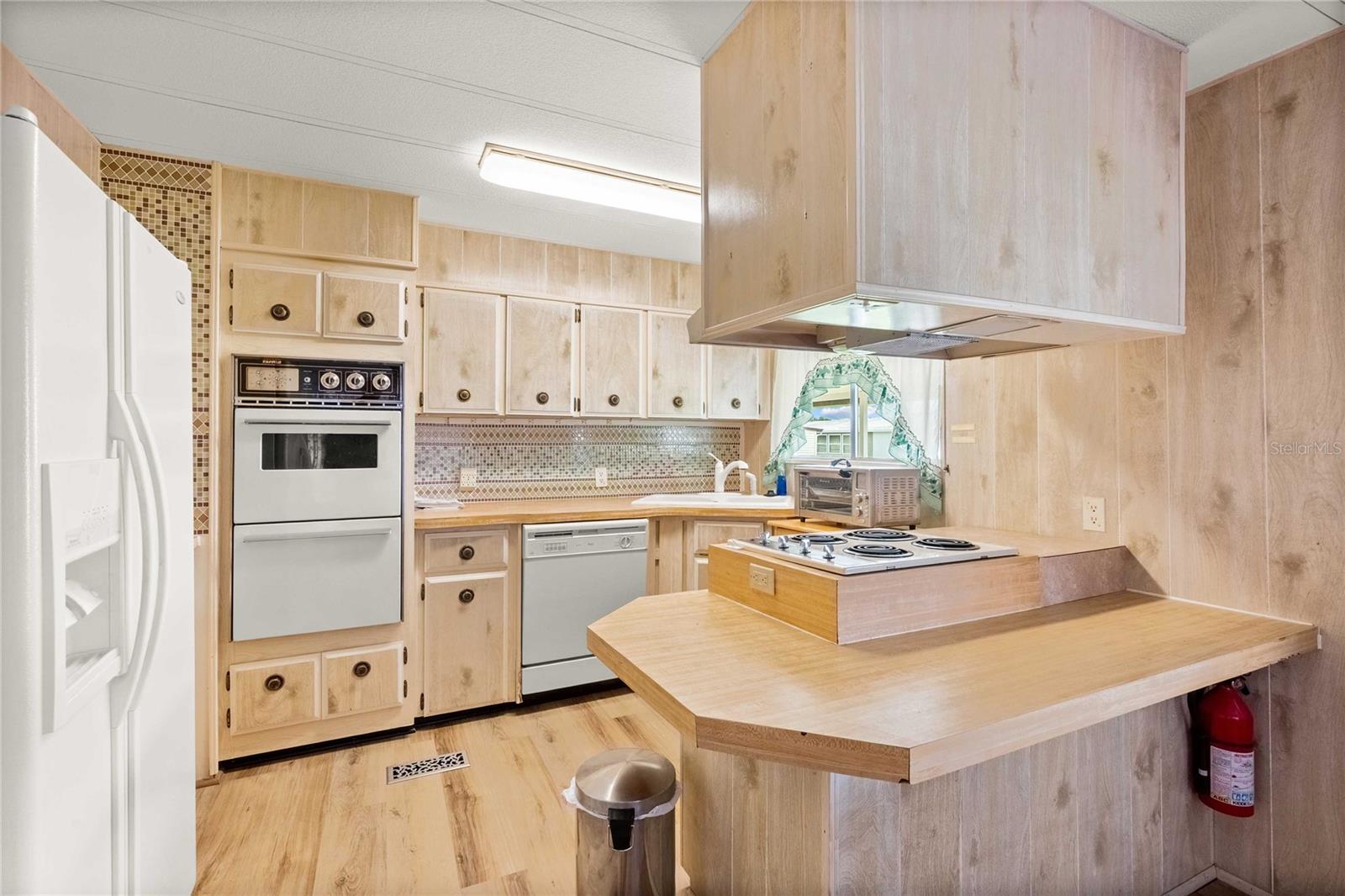5244 JO ST — photo 8
