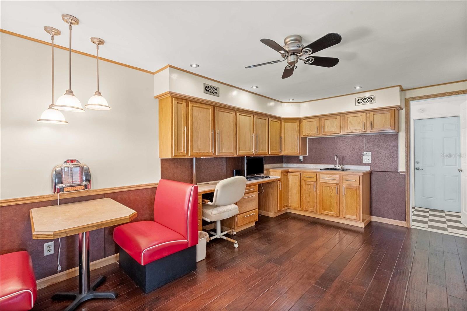 5244 JO ST — photo 16