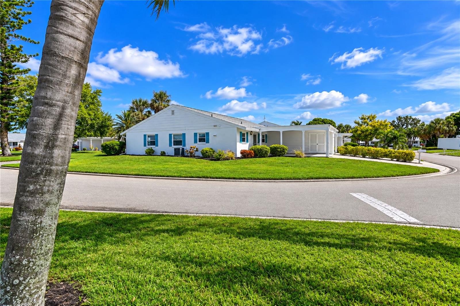 9413 CONCORD CIR — photo 40