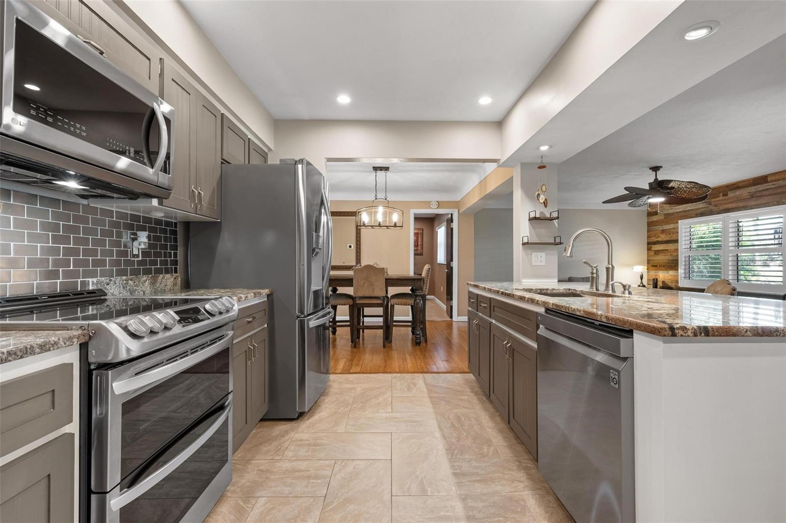 3323 SPRING MILL CIR — photo 16