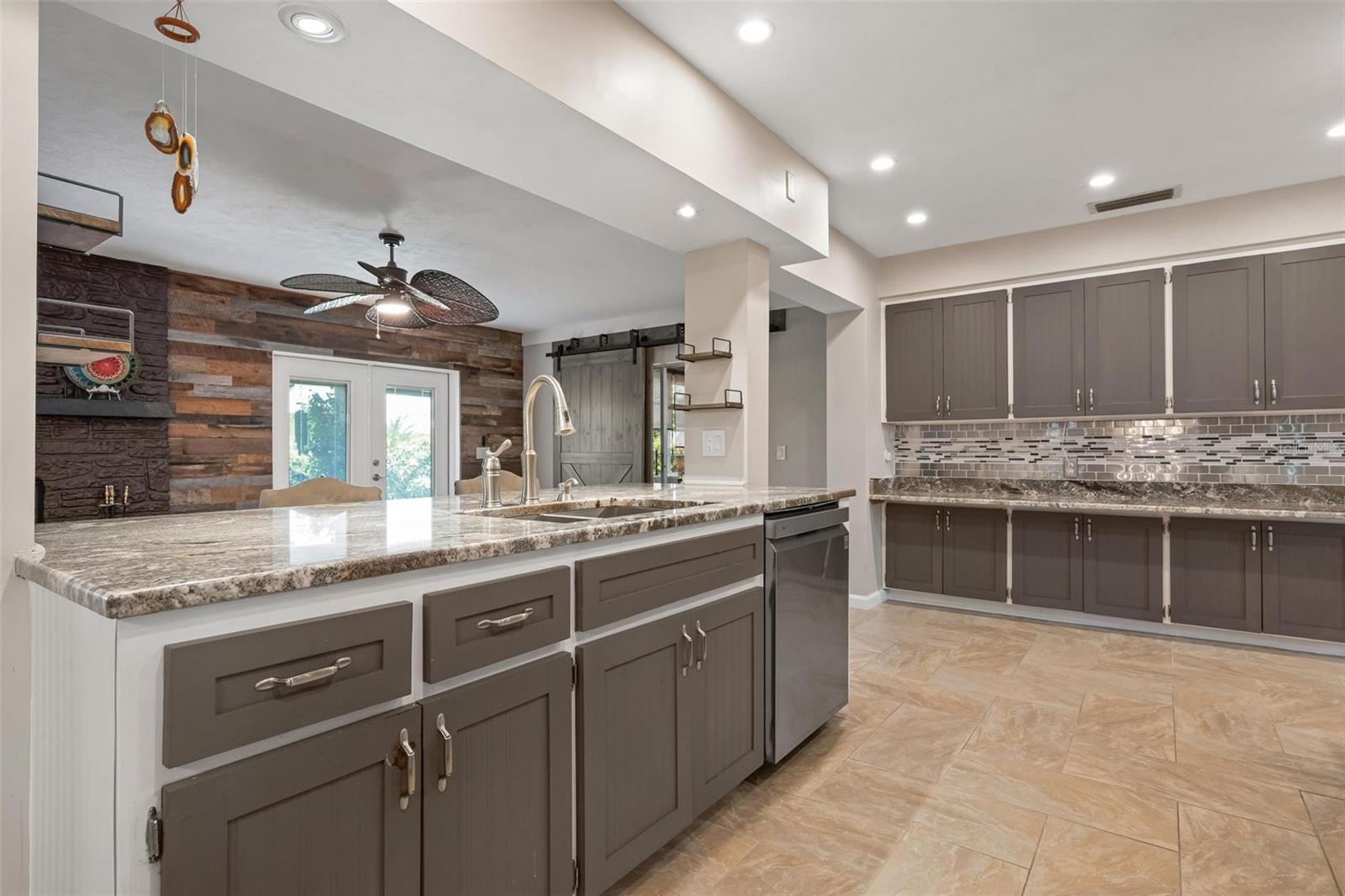 3323 SPRING MILL CIR — photo 12