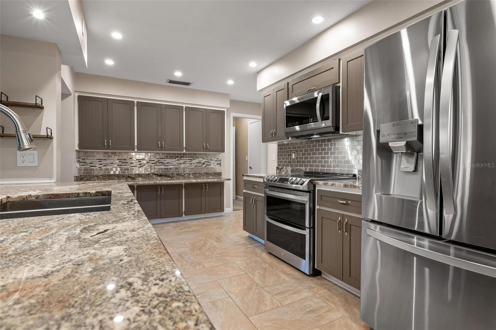 3323 SPRING MILL CIR — photo 14