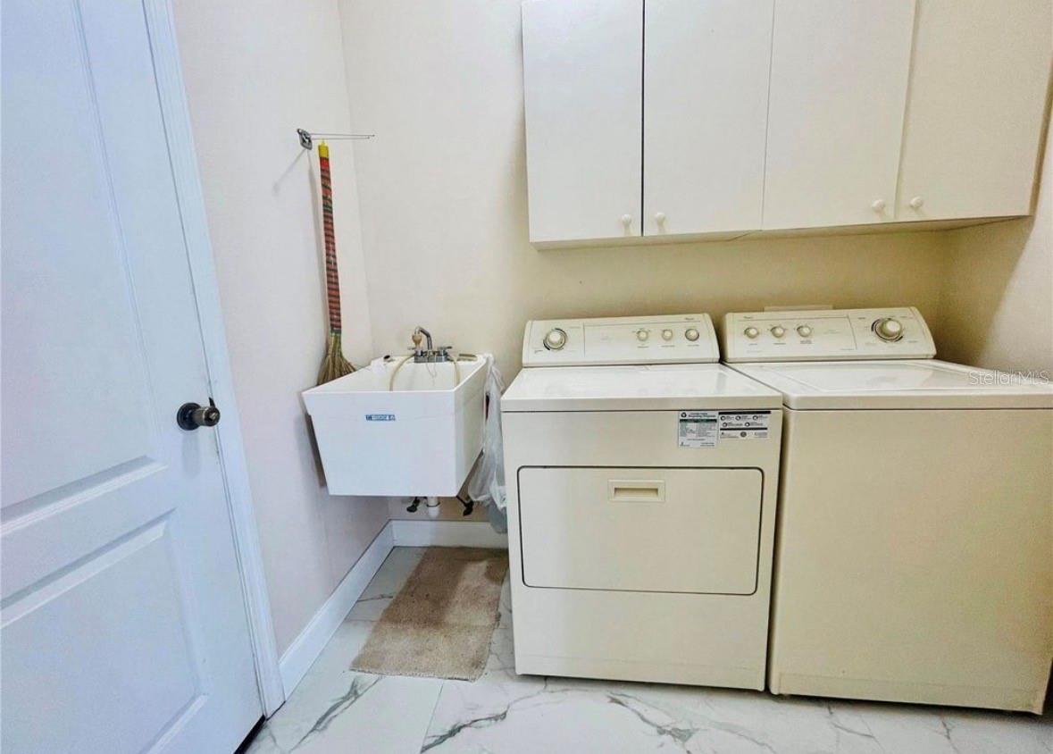 2953 SEASONS BLVD — photo 18