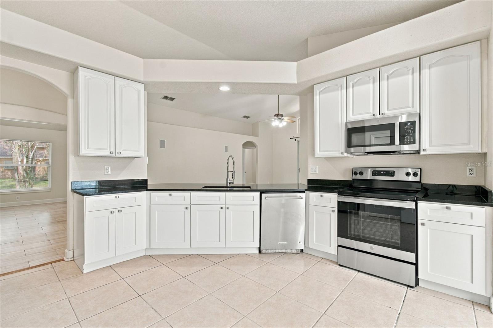 16207 ASHLEY PARK PL — photo 30