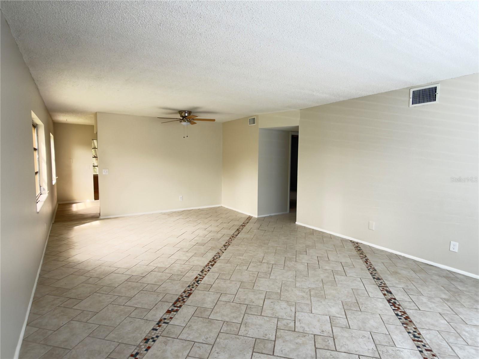 2378 ECUADORIAN WAY #22 — photo 4