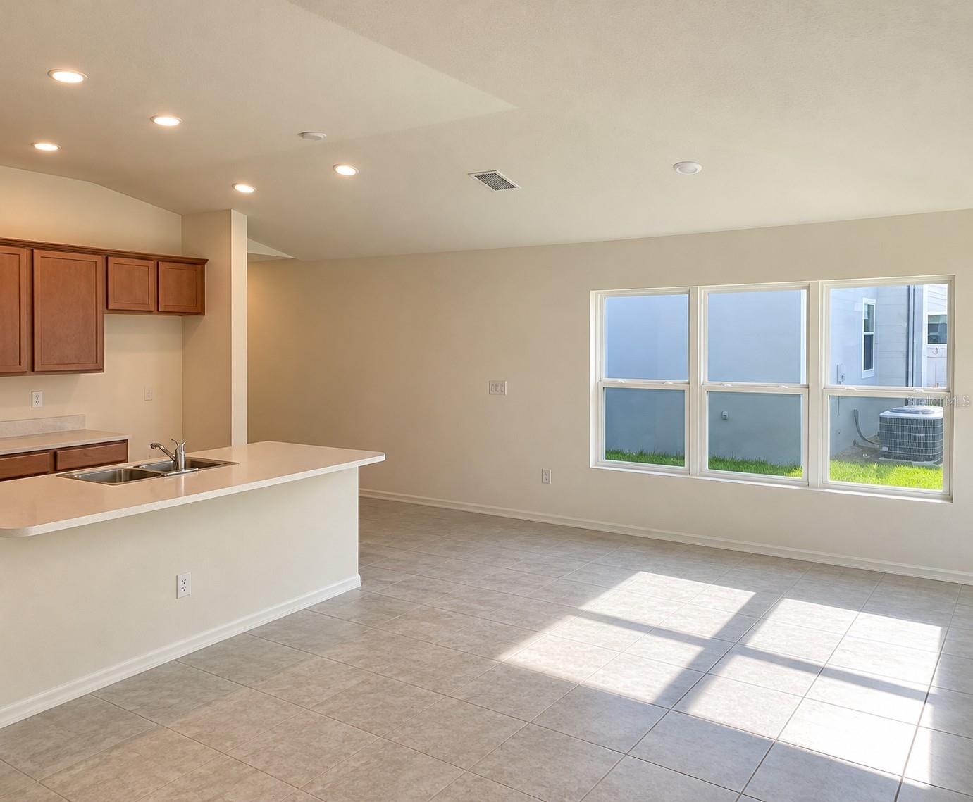 7316 SUNSHINE BRIDGE AVE — photo 6