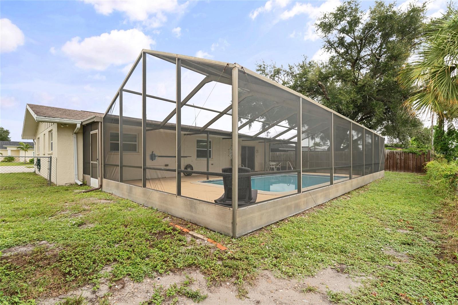 517 PEACH STREET — photo 35