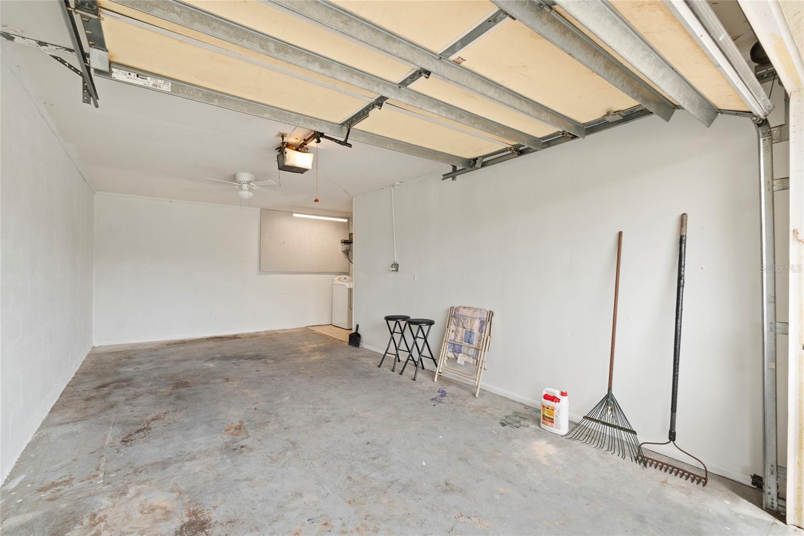 517 PEACH STREET — photo 31