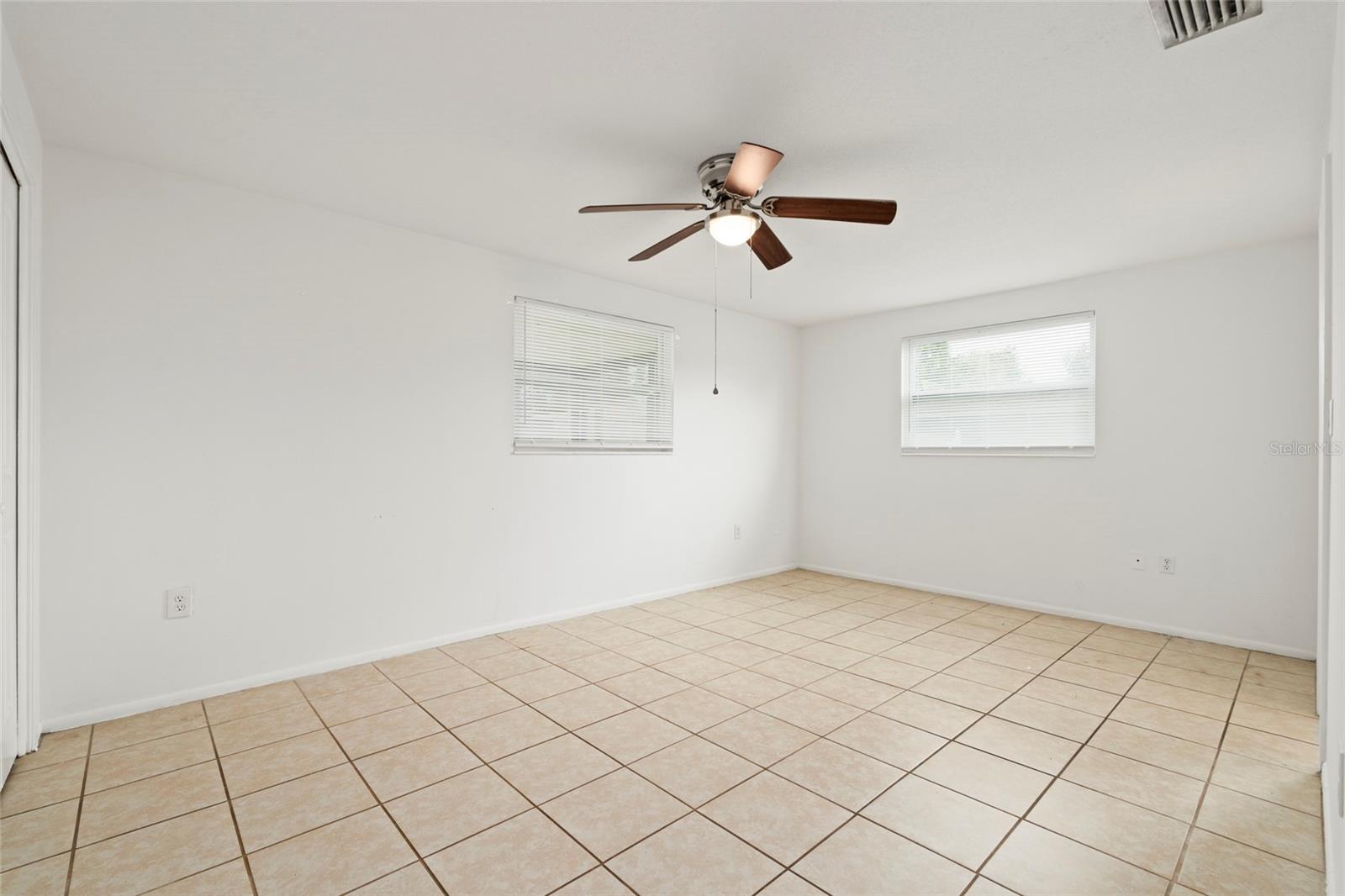 517 PEACH STREET — photo 18
