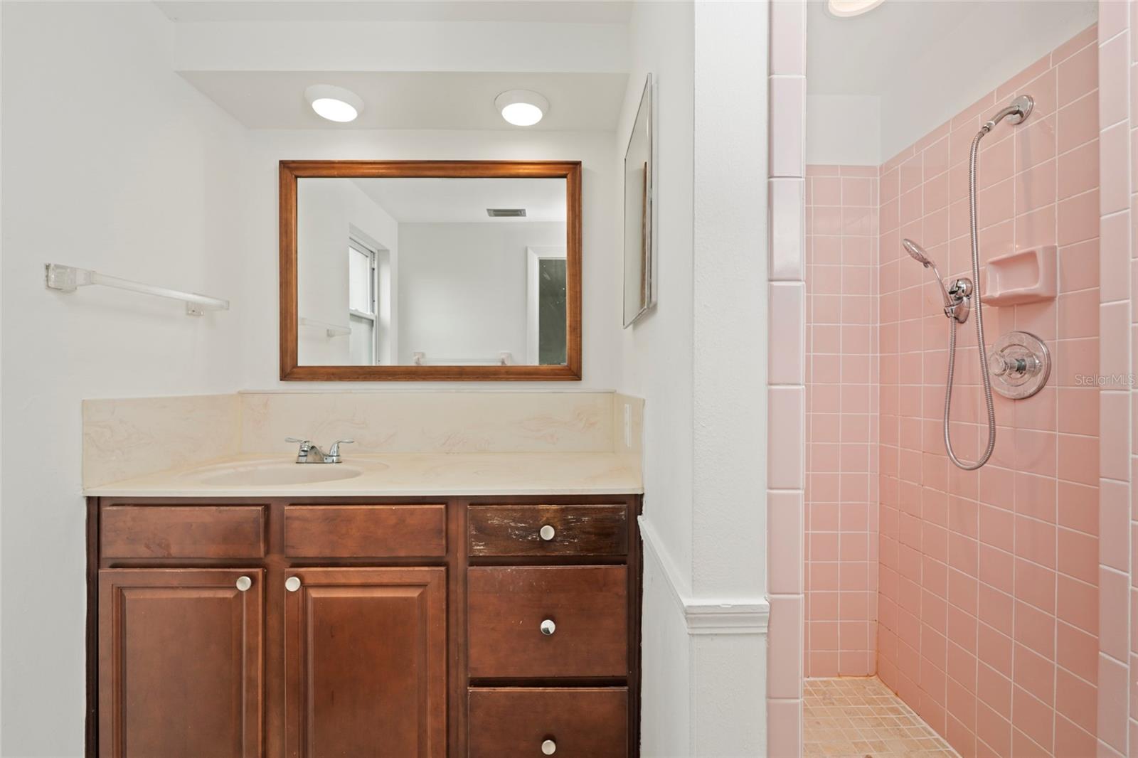 517 PEACH STREET — photo 21