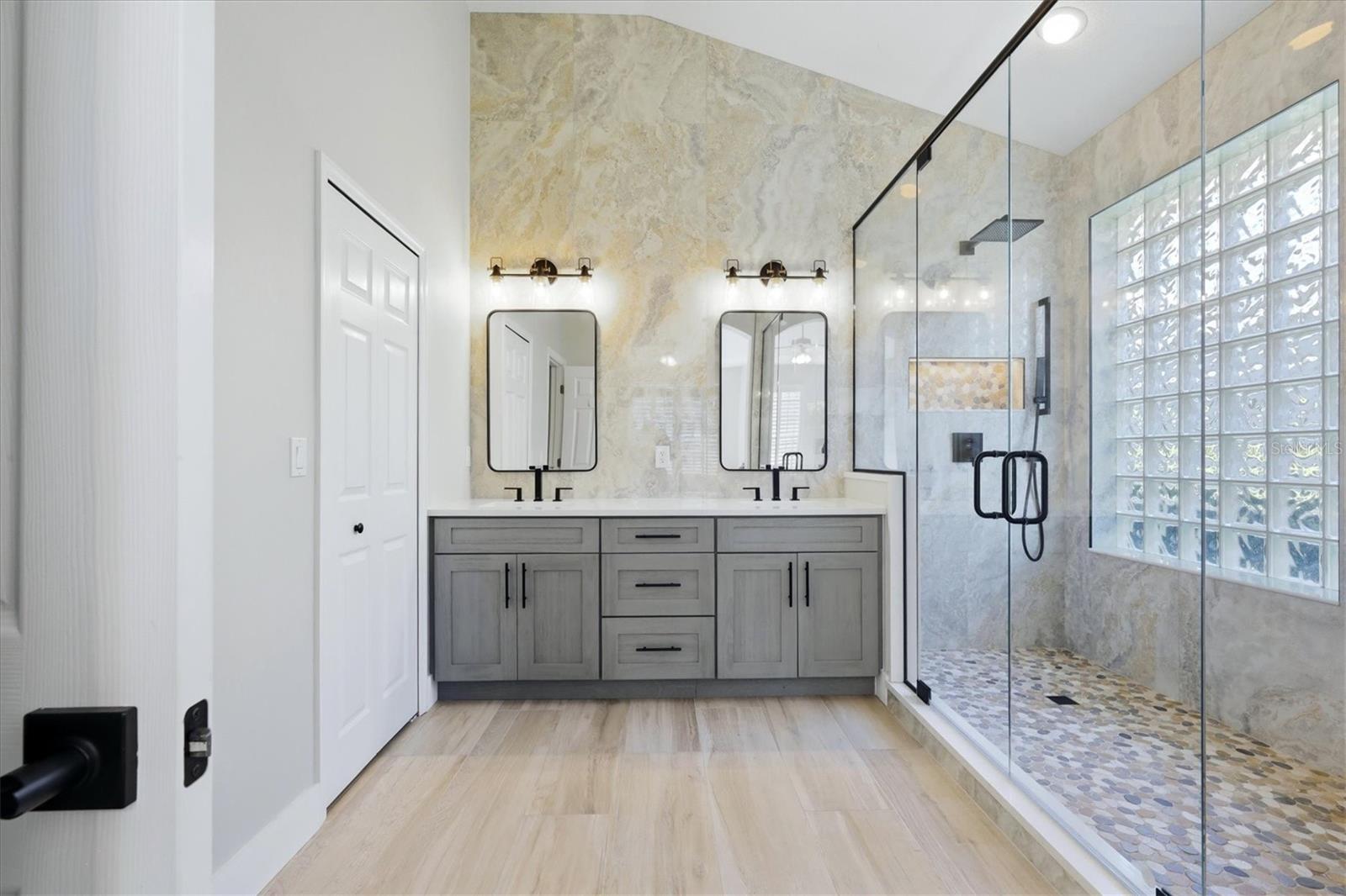 6514 OAKLAND HILLS DR — photo 17