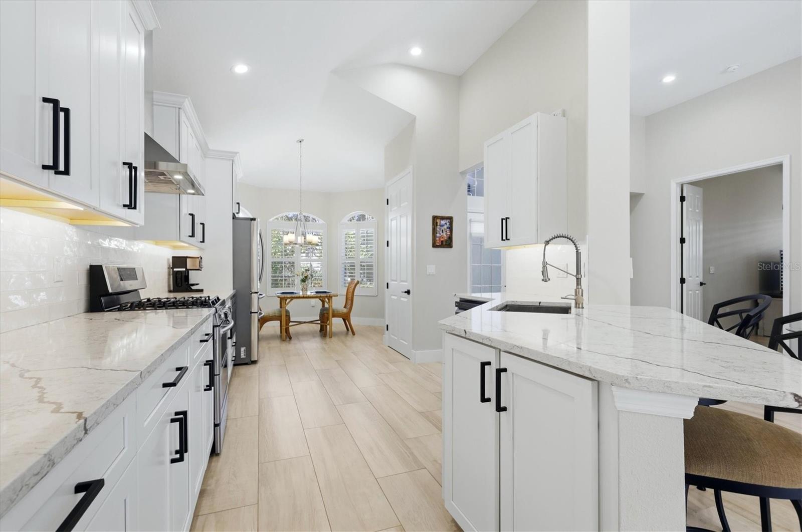 6514 OAKLAND HILLS DR — photo 11