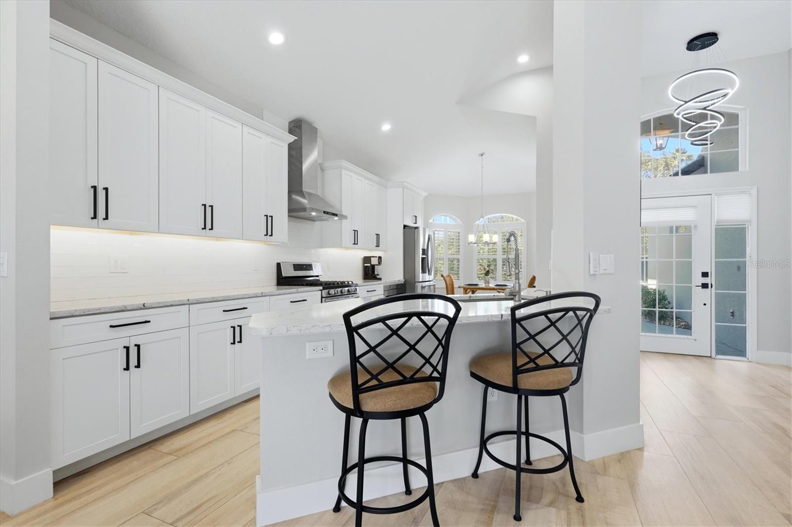 6514 OAKLAND HILLS DR — photo 8