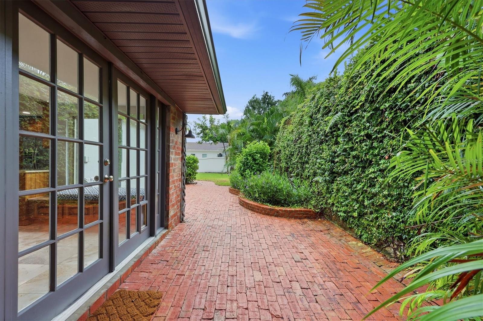 1800 ALTA VISTA ST — photo 39