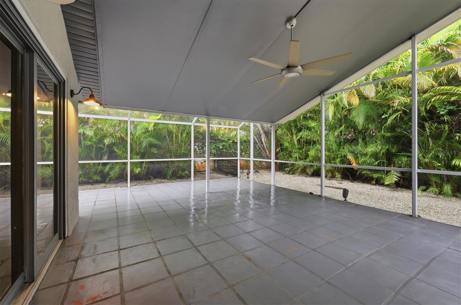 1800 ALTA VISTA ST — photo 33