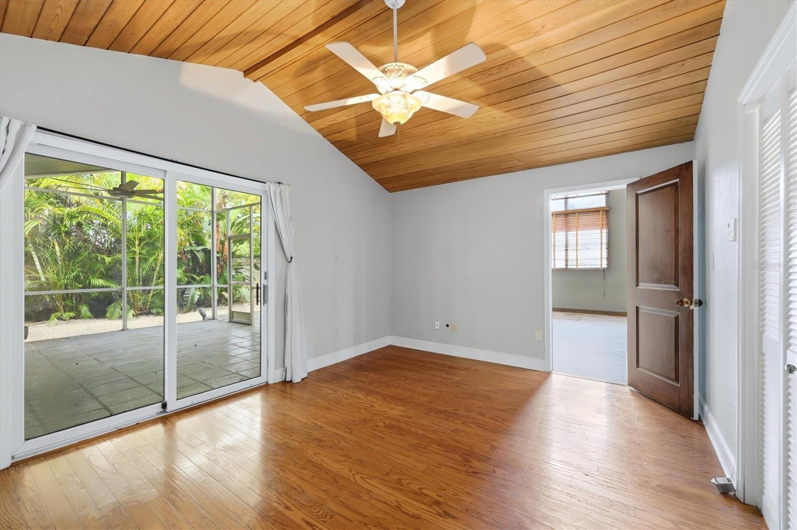 1800 ALTA VISTA ST — photo 24