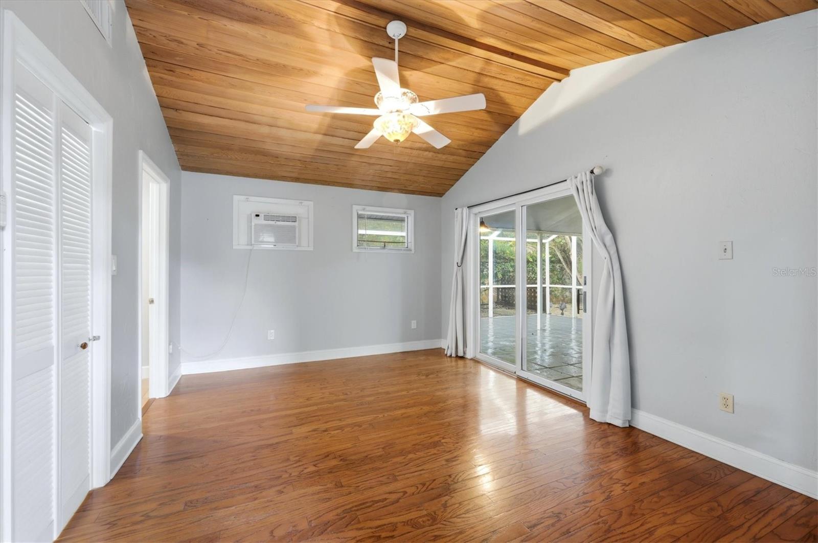 1800 ALTA VISTA ST — photo 23