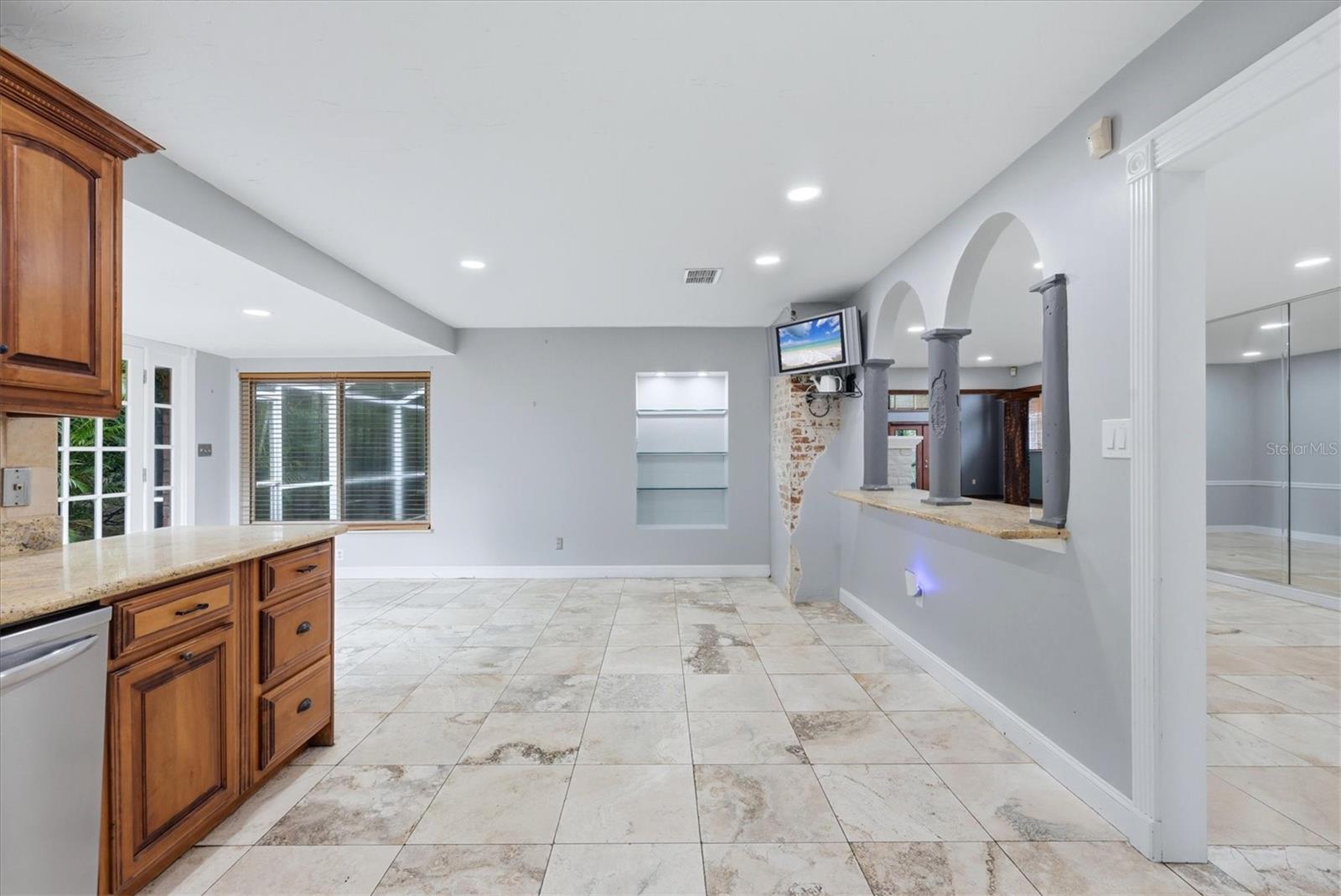 1800 ALTA VISTA ST — photo 19