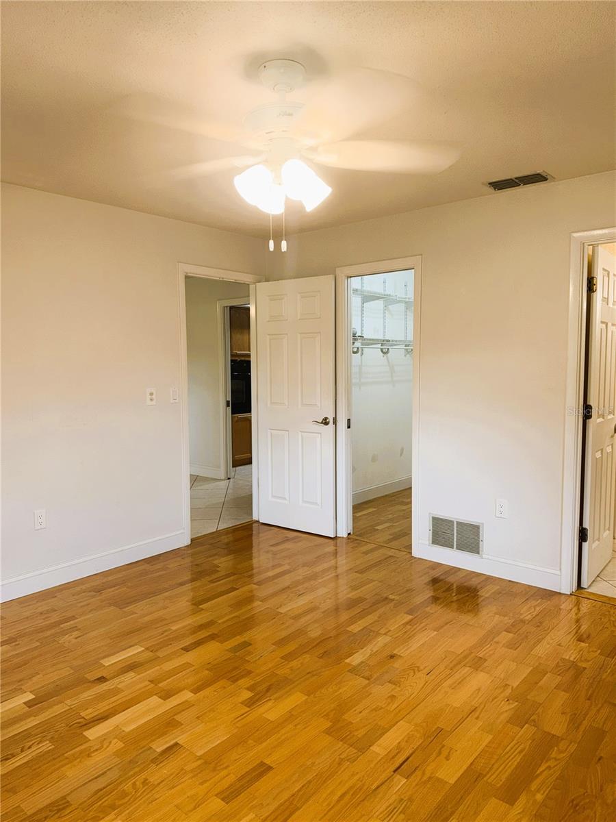 635 LEGER DR — photo 7