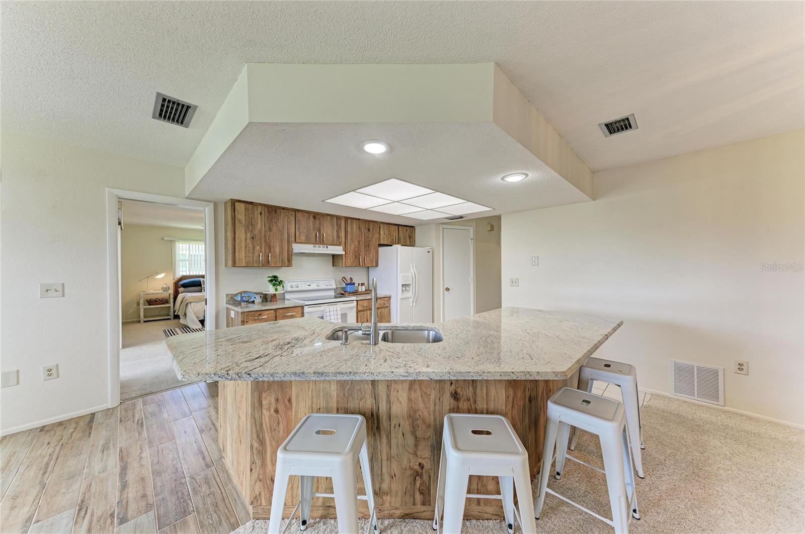 1602 VIKKI CT — photo 6