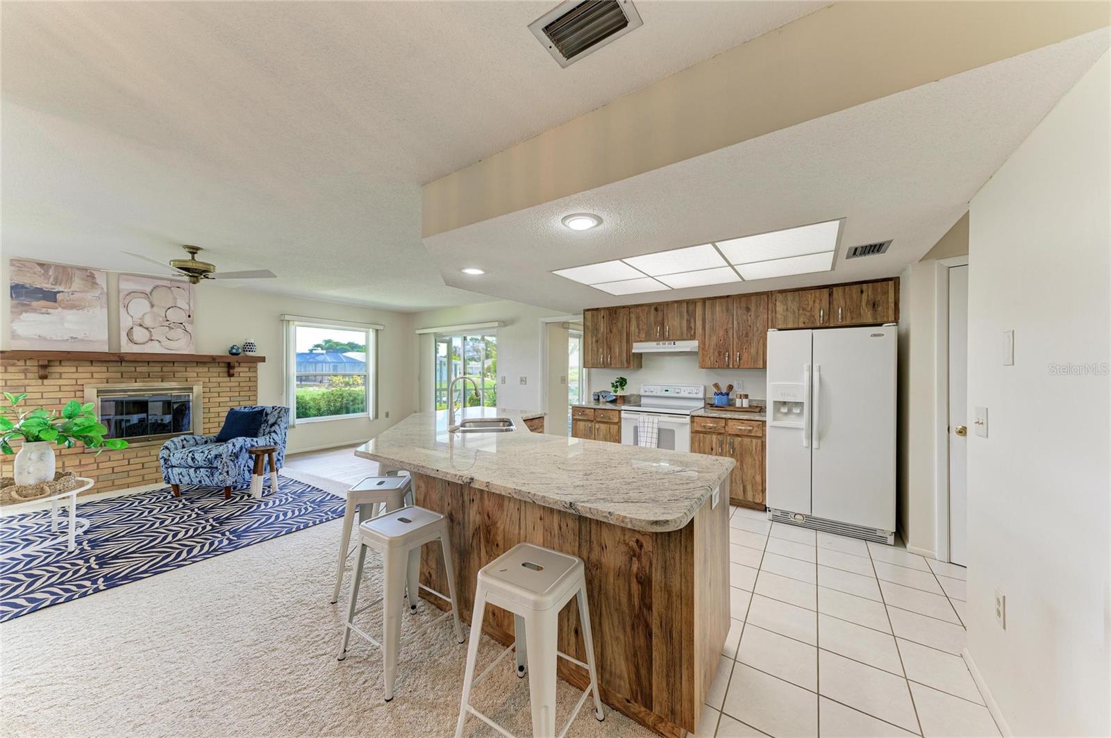 1602 VIKKI CT — photo 9