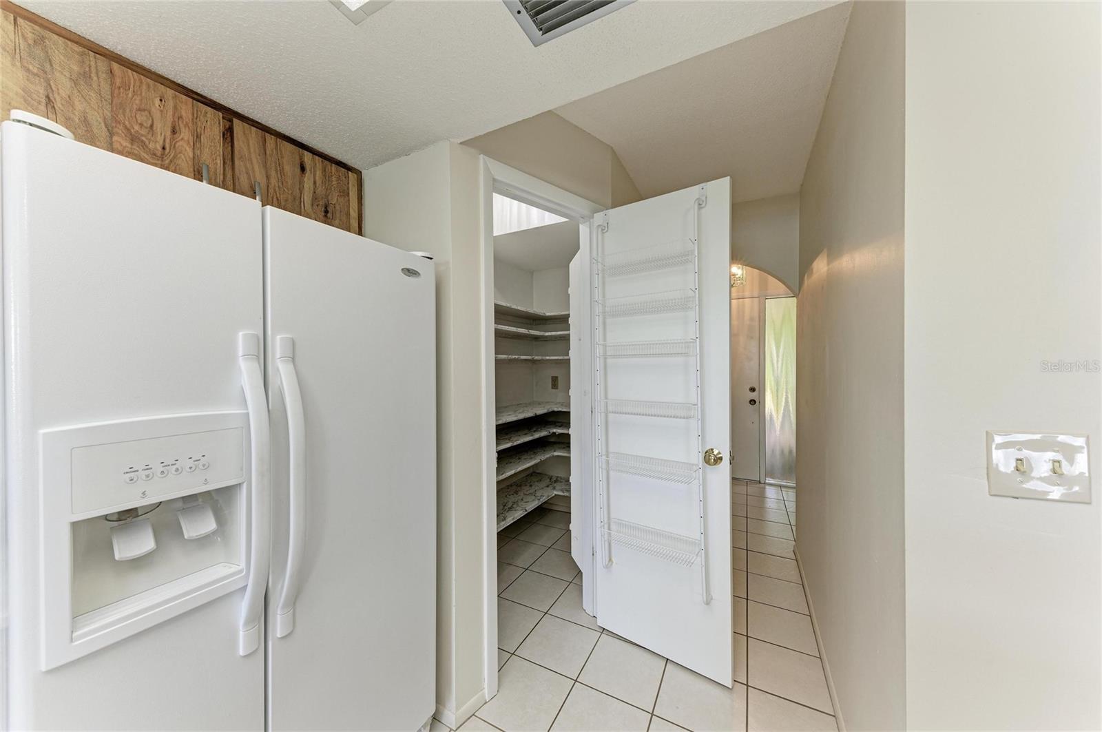 1602 VIKKI CT — photo 10