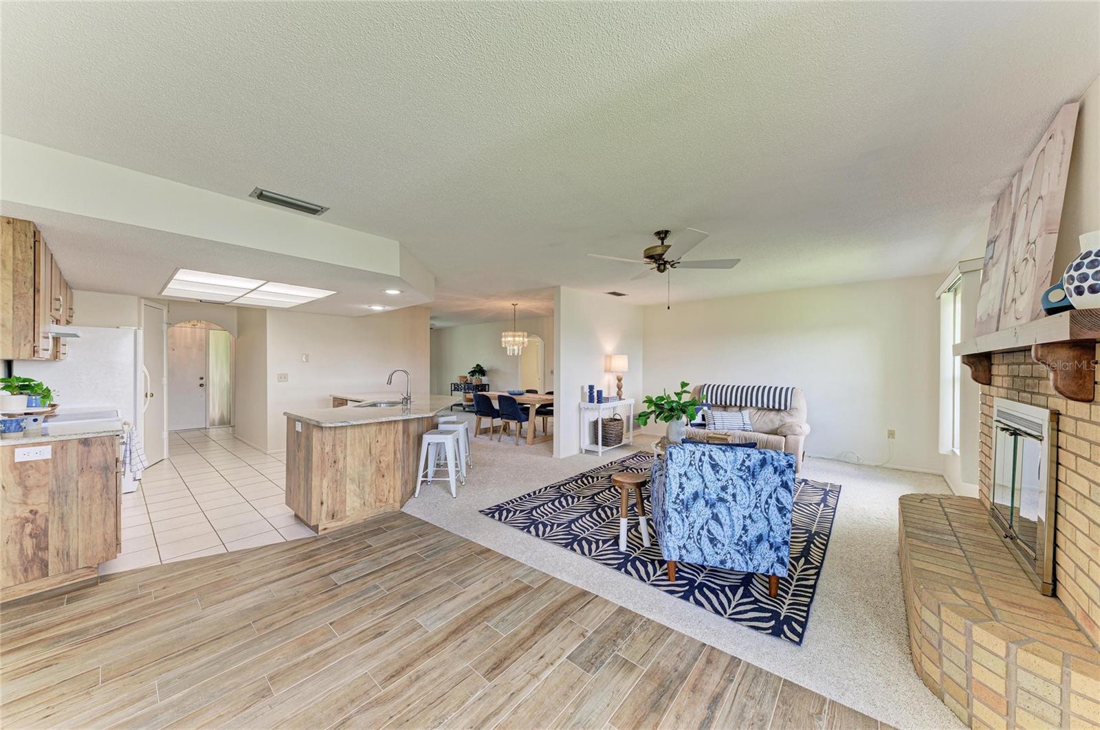 1602 VIKKI CT — photo 16