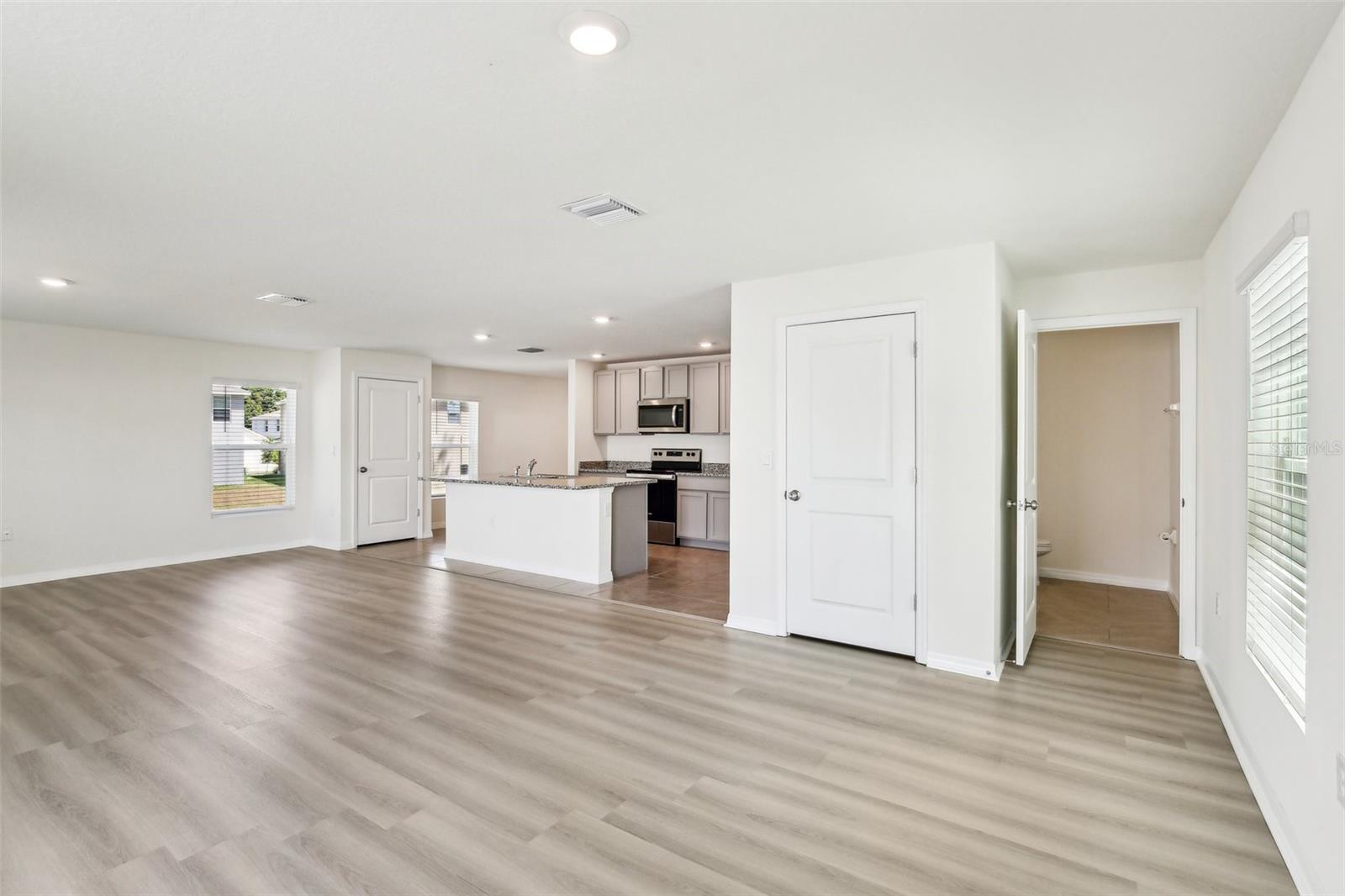 365570 NIGHT STRAWBERRY CT — photo 7