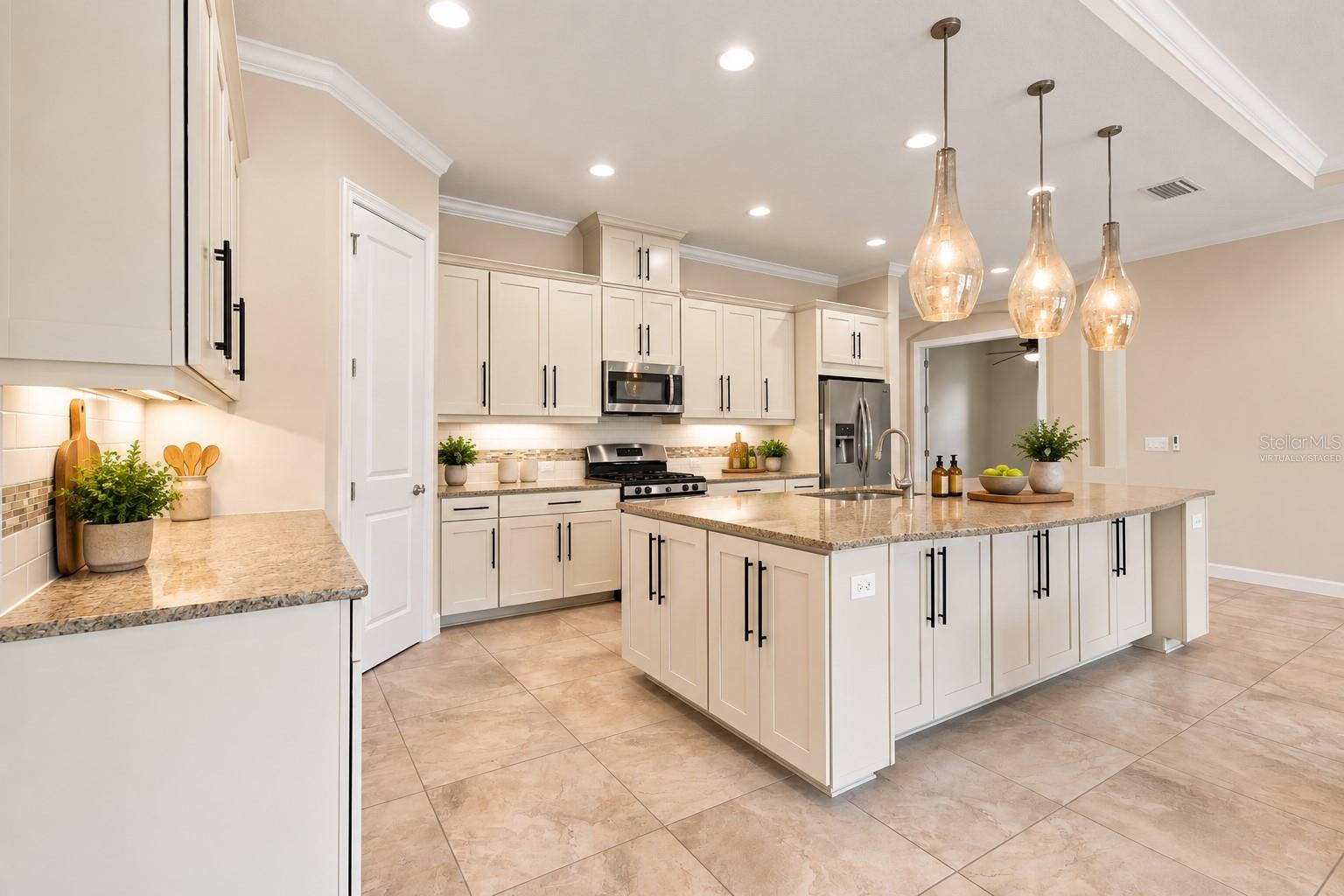 9765 HIGHLAND PARK PL — photo 3