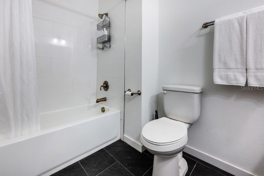 3903 N OLA AVE — photo 24