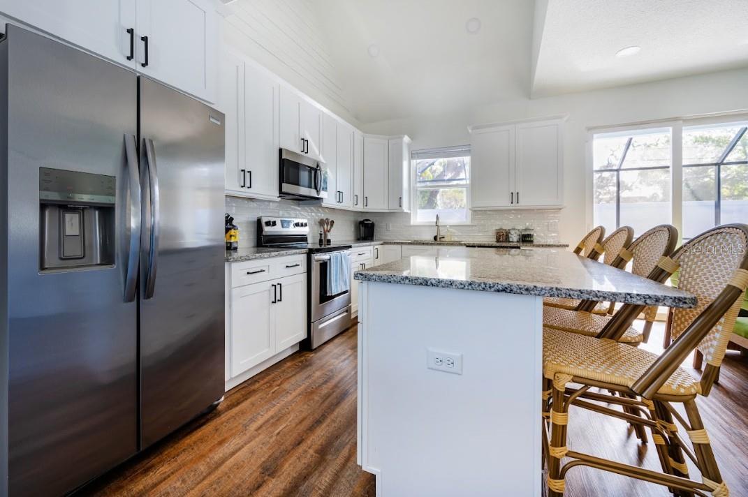 3903 N OLA AVE — photo 7