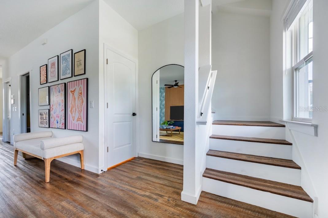 3903 N OLA AVE — photo 2