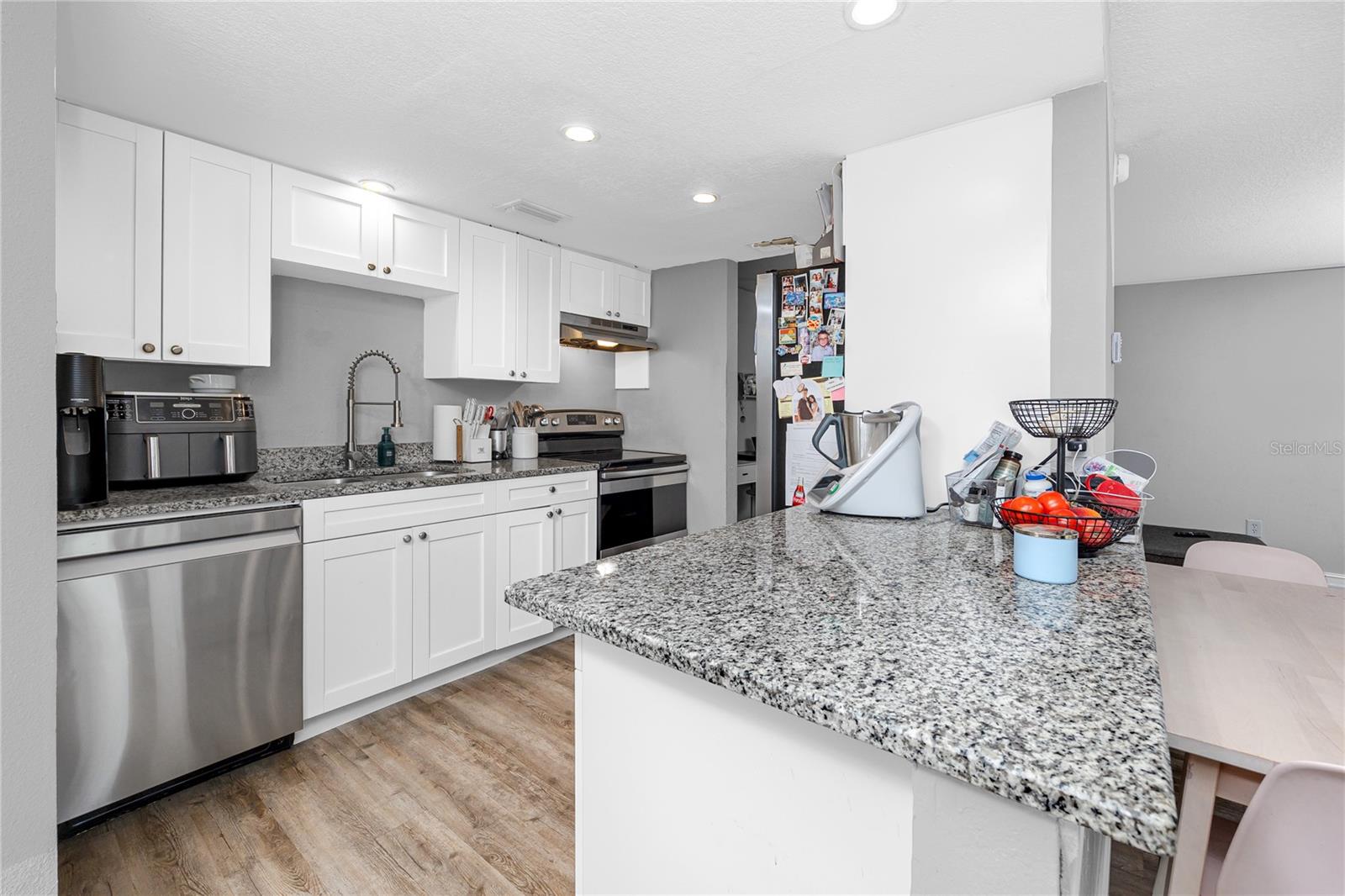 137 HUNTER LAKE DR #F — photo 8