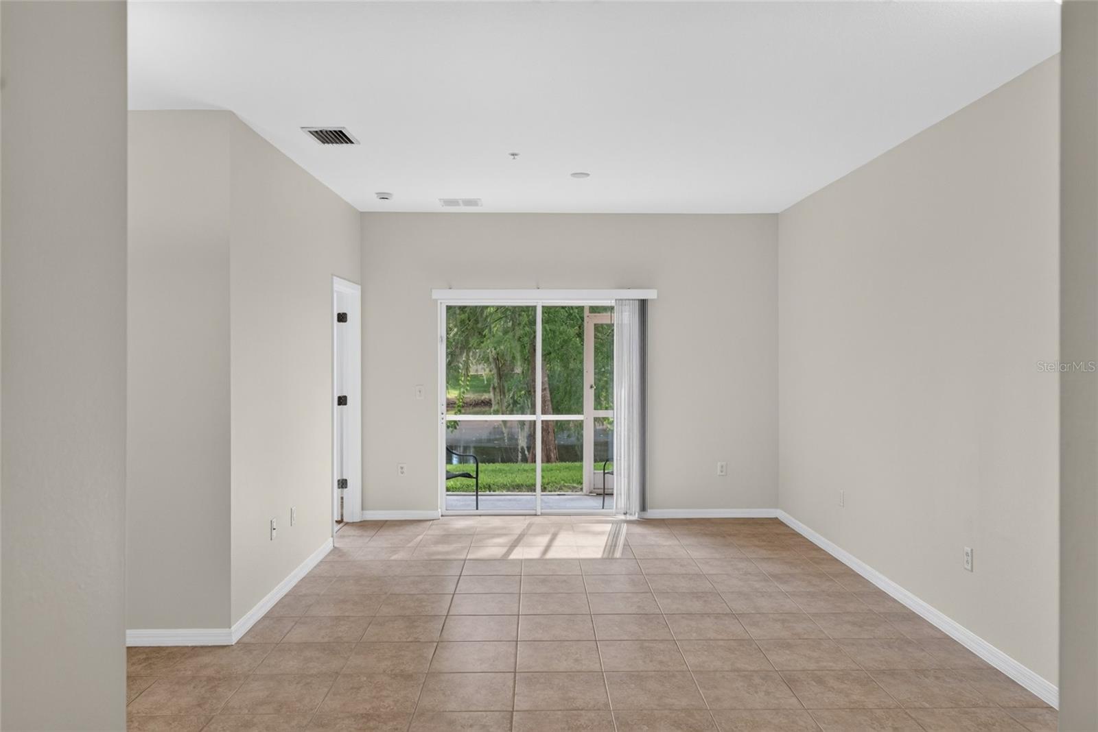 3707 PARKRIDGE CIR #7-106 — photo 8