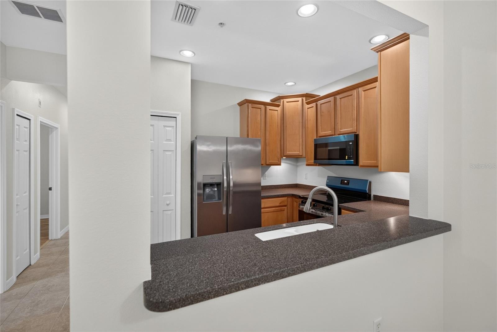 3707 PARKRIDGE CIR #7-106 — photo 3