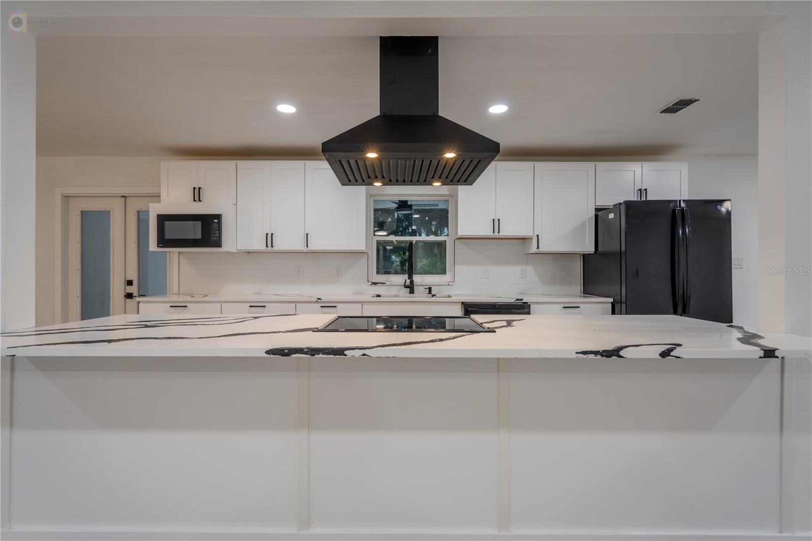 611 ROOKS RD — photo 10