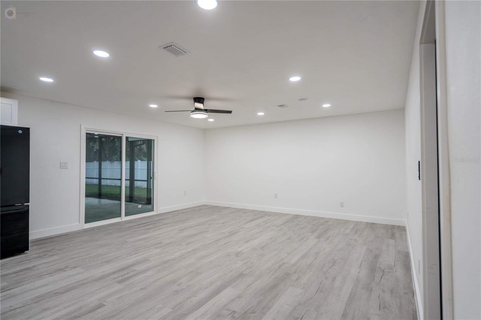 611 ROOKS RD — photo 16